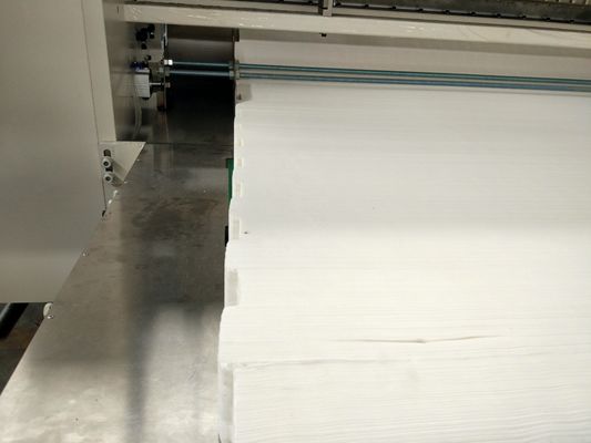 CE аттестовал машинное оборудование салфетки 380V Interfold v сложенное